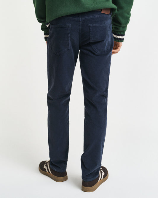 Schmal geschnittene Cordjeans