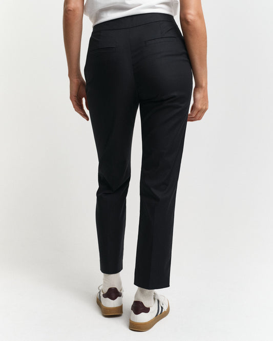 Schlanke Zigarettenhose