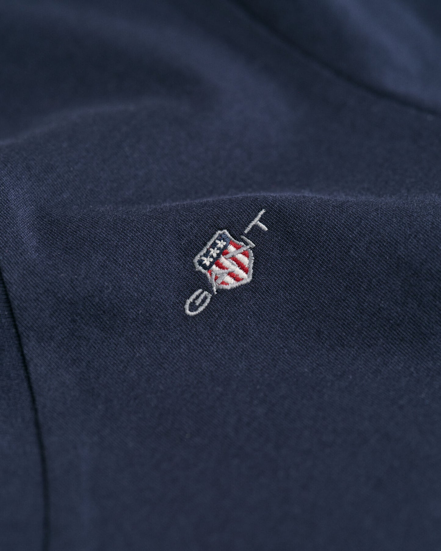 T-shirt Col V Shield