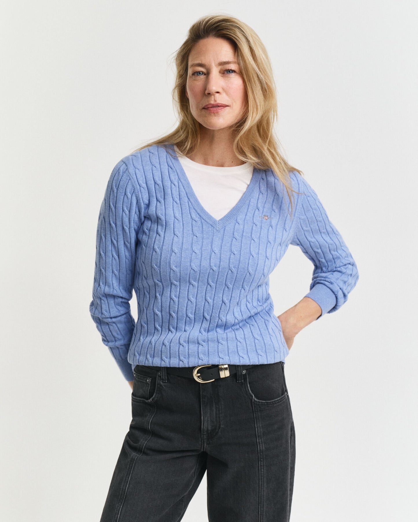 Pullover aus Stretch-Baumwolle mit Zopfmuster und V-Ausschnitt