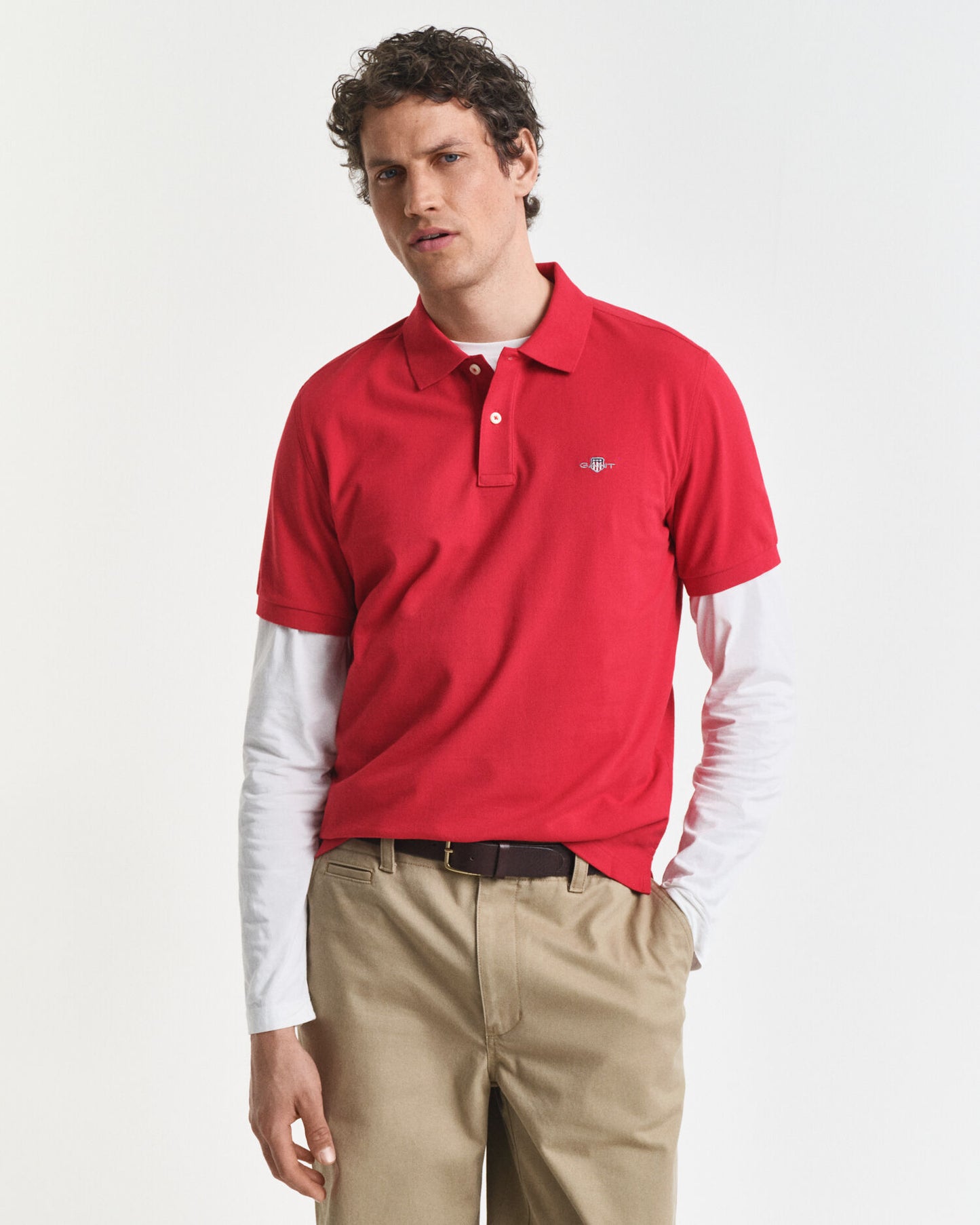 Polo piqué coupe droite avec écusson