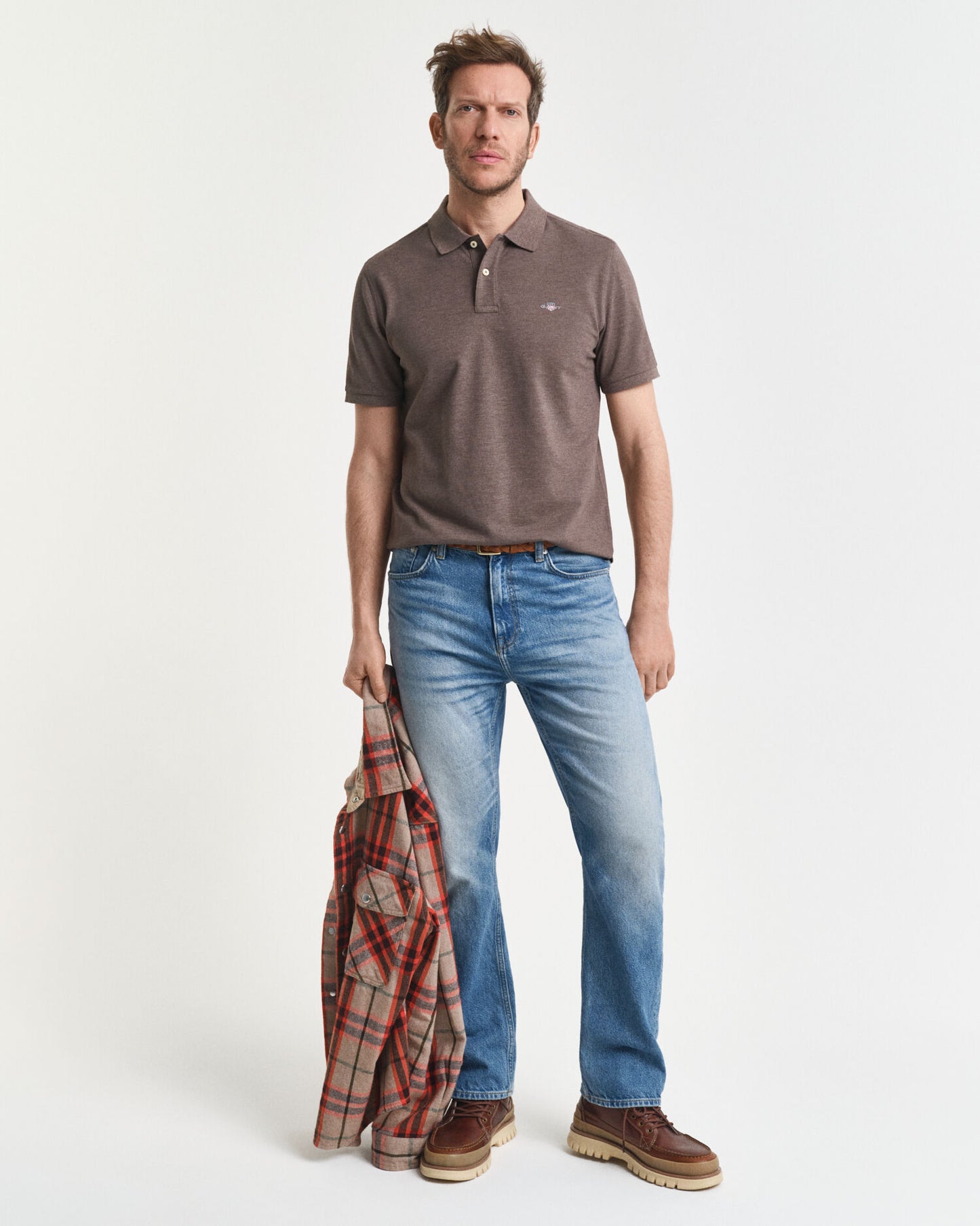 Polo piqué à écusson coupe droite