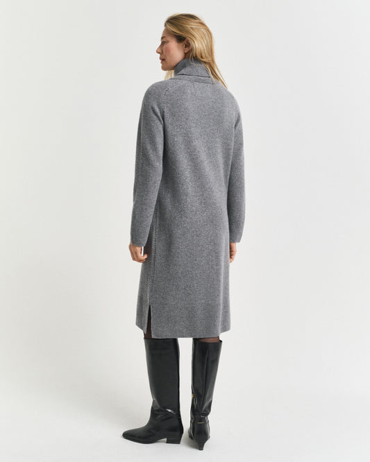 Robe à col roulé et détails en maille