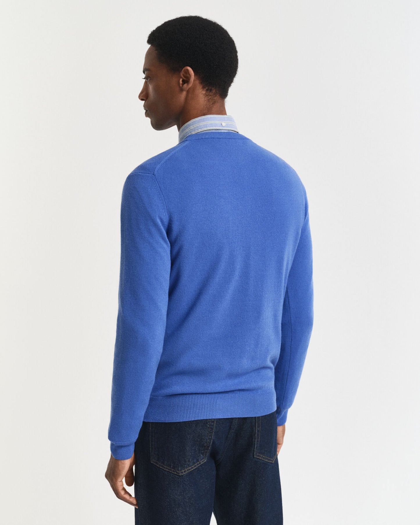 Feinster Lammwollpullover mit V-Ausschnitt