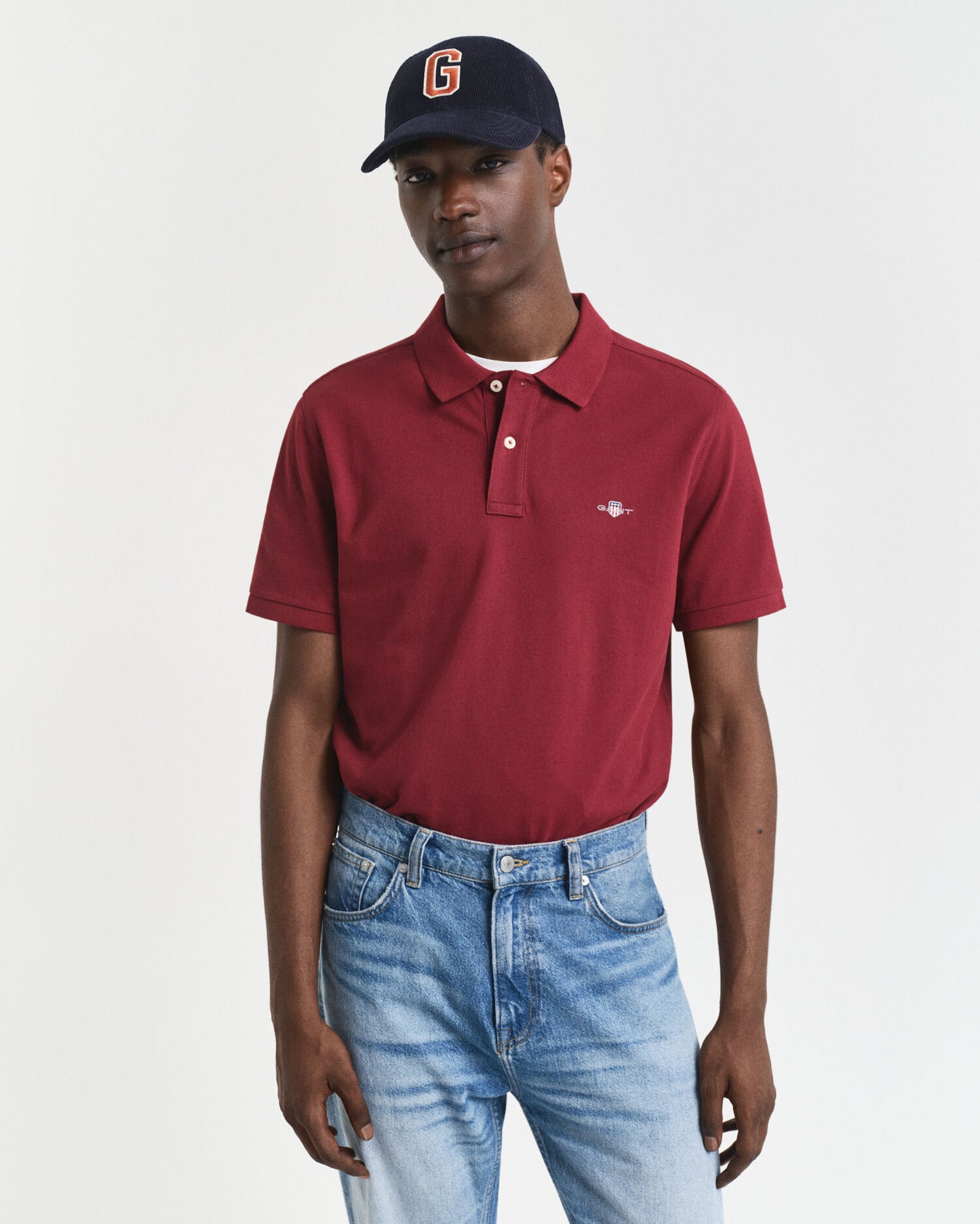 Polo piqué coupe droite avec écusson