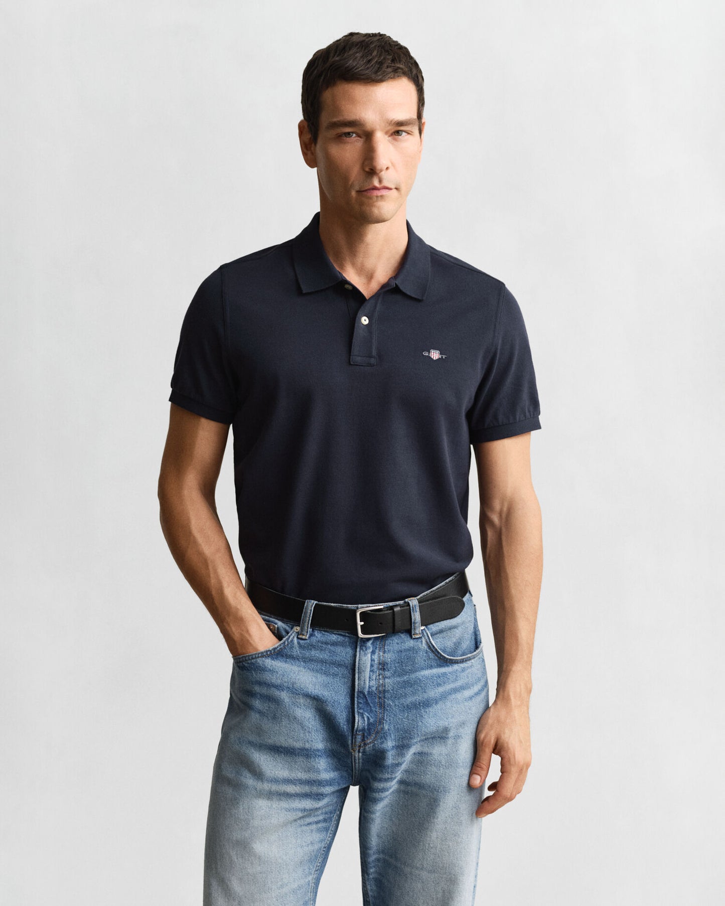 Polo piqué coupe droite avec écusson